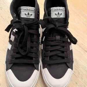 Adidas Nizza platforms size 8.5